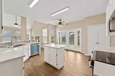 3932 Valez Drive, Carrollton, TX 75007 - Photo 13