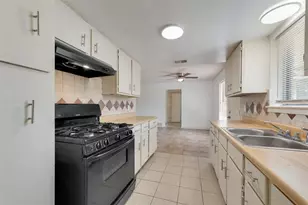 6214 Capestone Dr, Dallas, TX 75217 - Photo 11