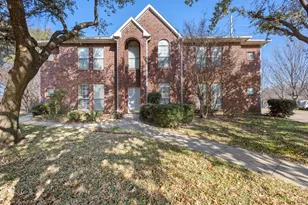 121 Wildwood Ct, Grapevine, TX 76051 - Photo 1