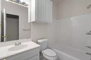 121 Wildwood Ct, Grapevine, TX 76051 - Photo 11