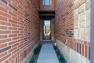 394 Teague Dr, Lewisville, TX 75067 - Photo 3