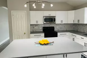 14613 Eaglemont Dr, Little Elm, TX 75068 - Photo 9