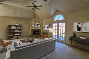 819 Paisley Ln, Glenn Heights, TX 75154 - Photo 5