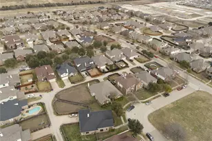 819 Paisley Ln, Glenn Heights, TX 75154 - Photo 35