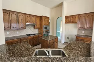 819 Paisley Ln, Glenn Heights, TX 75154 - Photo 9