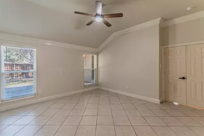 211 Crestview Drive, Arlington, TX 76018 - Photo 11