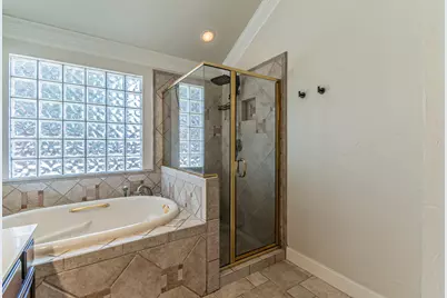 211 Crestview Drive, Arlington, TX 76018 - Photo 13