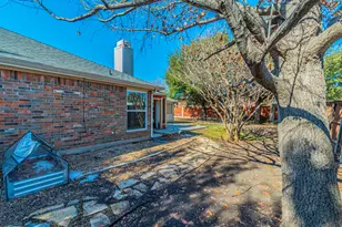 211 Crestview Dr, Arlington, TX 76018 - Photo 23