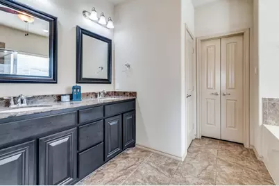 5109 Glen Meadow Drive, Arlington, TX 76001 - Photo 9