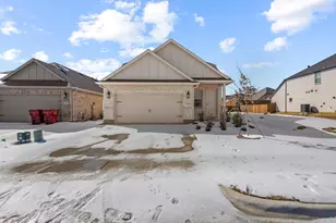 3504 Clover Leaf Ln, Sherman, TX 75092 - Photo 1