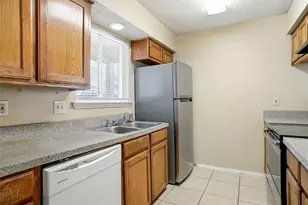 2408 Summer Pl Dr, Arlington, TX 76014 - Photo 7