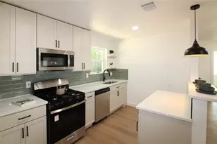 1646 Jackson St, Grand Prairie, TX 75051 - Photo 5