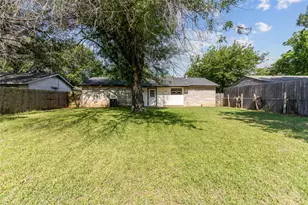 1310 Willowbrook St, Lancaster, TX 75134 - Photo 5