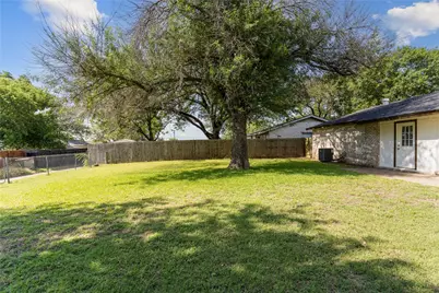 1310 Willowbrook Street, Lancaster, TX 75134 - Photo 7