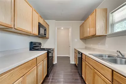 1310 Willowbrook Street, Lancaster, TX 75134 - Photo 17