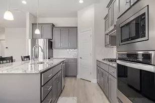 3711 Autumncrest St, Grand Prairie, TX 76065 - Photo 7