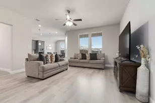 3711 Autumncrest St, Grand Prairie, TX 76065 - Photo 5