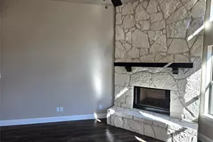 128 Red Fox Trl, Godley, TX 76044 - Photo 3