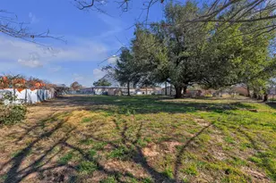 5920 Walnut Creek Dr, Granbury, TX 76049 - Photo 25