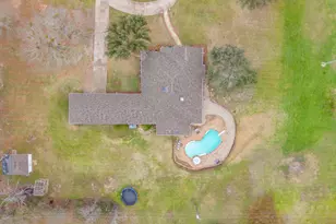 2046 McKenzie Rd, Campbell, TX 75422 - Photo 37