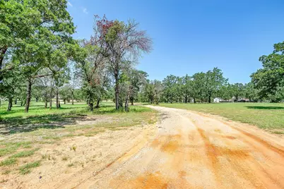 410 Wild Hill Oak Drive, Springtown, TX 76082 - Photo 13