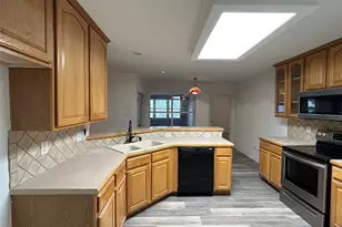 12065 Forest Glen Ln, Balch Springs, TX 75180 - Photo 7