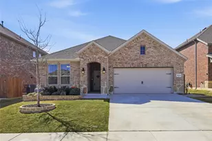 3223 Hunters Gln Dr, Aubrey, TX 76227 - Photo 3