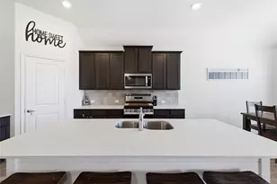 3223 Hunters Gln Dr, Aubrey, TX 76227 - Photo 7