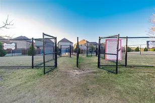 7935 Sarahville Dr, Dallas, TX 75252 - Photo 33