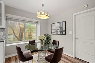 2310 Greenmeadow Dr, Carrollton, TX 75006 - Photo 7