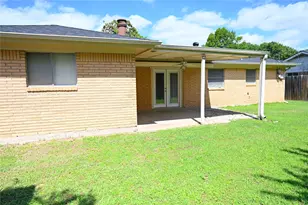 1352 Simpson Dr, Hurst, TX 76053 - Photo 1