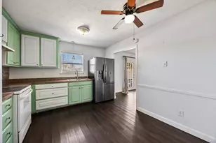 743 Price Dr, Lewisville, TX 75067 - Photo 7