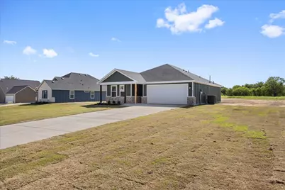 709 N Sycamore, Hico, TX 76457 - Photo 3