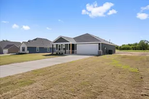 709 N Sycamore, Hico, TX 76457 - Photo 3