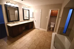 2366 Hill N Dale Dr, Irving, TX 75038 - Photo 9