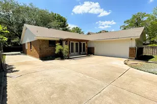 2641 Magnolia Dr, Irving, TX 75062 - Photo 25