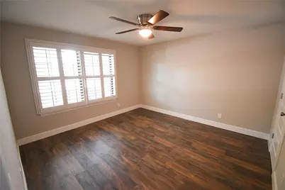 2641 Magnolia Drive, Irving, TX 75062 - Photo 7