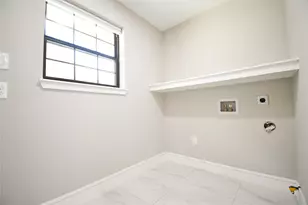 2641 Magnolia Dr, Irving, TX 75062 - Photo 29