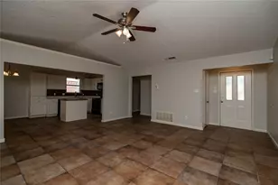 618 Plainview Dr, Mansfield, TX 76063 - Photo 5