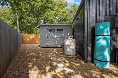 118 Bayside Circle, Gainesville, TX 76240 - Photo 33