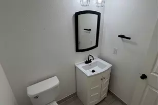 2743 Hyde Park Dr, Grand Prairie, TX 75050 - Photo 7