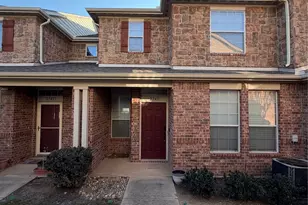 2743 Hyde Park Dr, Grand Prairie, TX 75050 - Photo 1