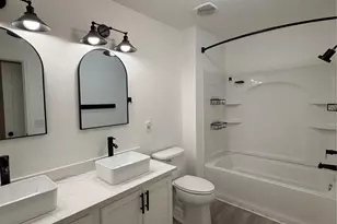 2743 Hyde Park Dr, Grand Prairie, TX 75050 - Photo 9