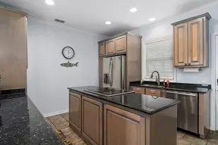 515 Copano Cove Rd, Rockport, TX 78382 - Photo 9