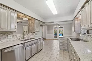 1905 Wimbledon Dr, Arlington, TX 76017 - Photo 15