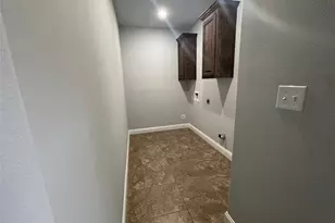 1262 E Myrtle St, Fort Worth, TX 76104 - Photo 11