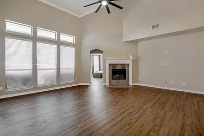 328 Tioga Street, Burleson, TX 76028 - Photo 5