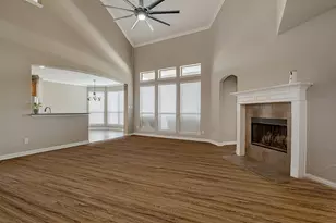 328 Tioga St, Burleson, TX 76028 - Photo 5