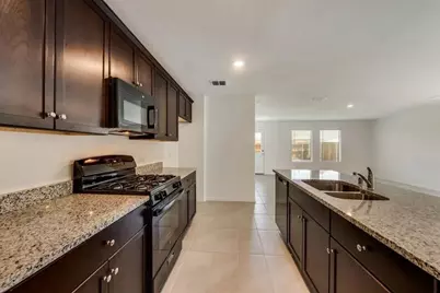 801 Vicksburg Drive, Ennis, TX 75119 - Photo 3