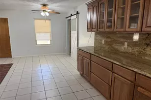 503 Windsor Ln, Springtown, TX 76082 - Photo 13